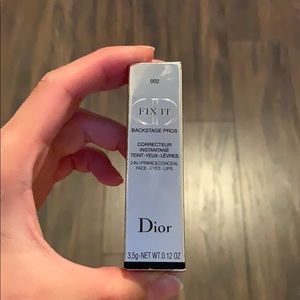 Christian Dior Fix It Concealer 002